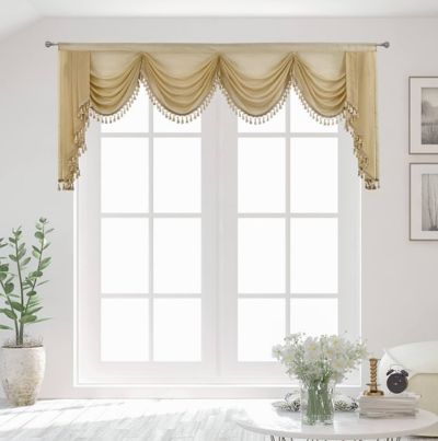 curtains topper